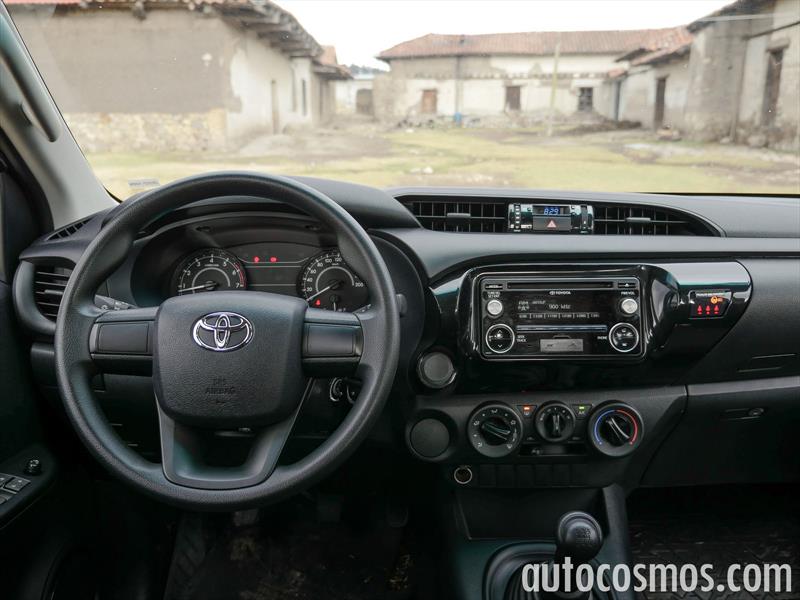 Nissan NP300 vs Toyota Hilux vs Mitsubishi L200