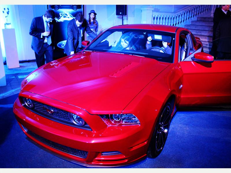 Ford Mustang 2013. Lanzamiento en Chile