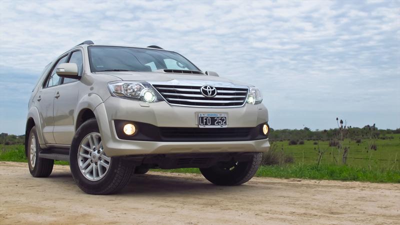 Toyota Hilux SW4 a prueba
