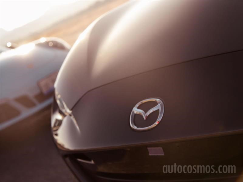 Mazda MX-5 RF vs Porsche 911 Targa 4 GTS