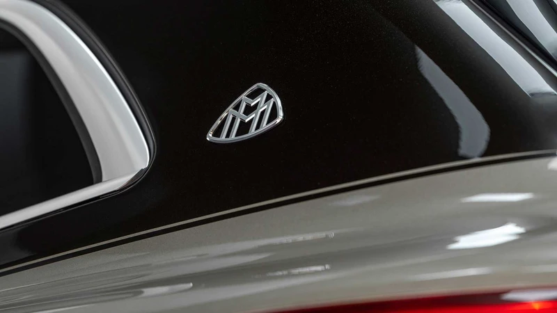 Mercedes-Maybach EQS 680 SUV