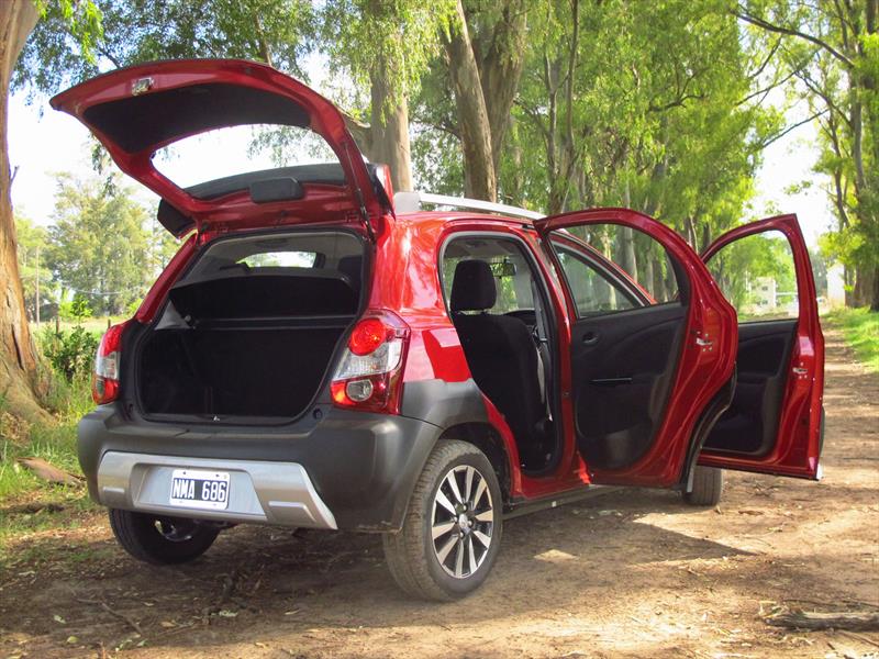 Prueba Toyota Etios Cross