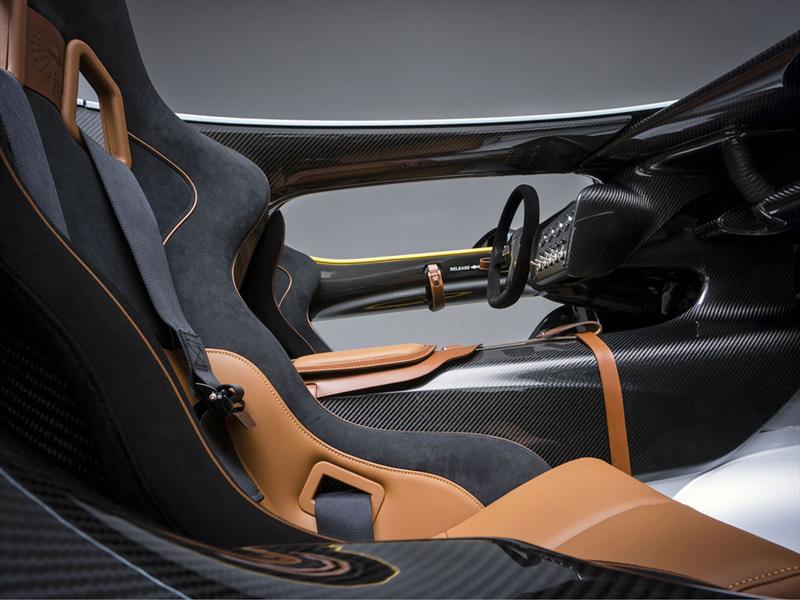 Aston Martin CC100 Speedster Concept