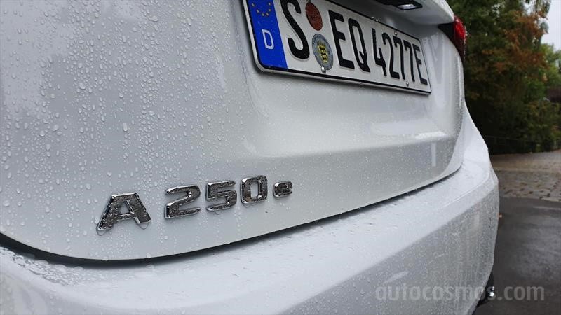 Mercedes-Benz A 250 e, el nuevo híbrido de entrada