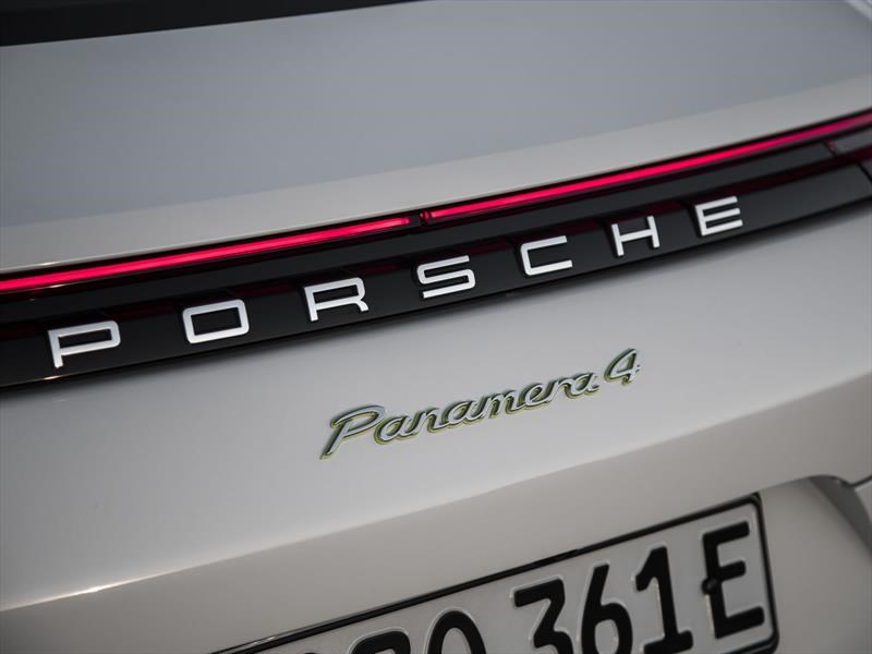 Porsche Panamera 4 E-Hybrid