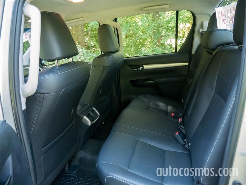 Nueva Toyota Hilux a prueba