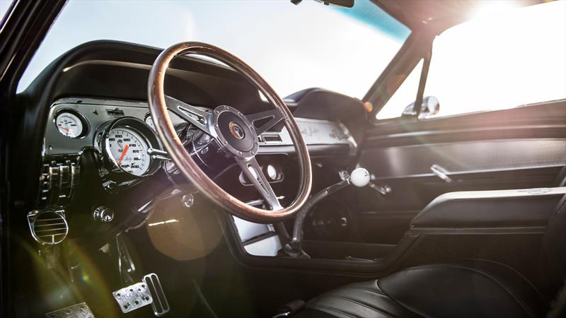 Blurple Shelby GT500CR por Classic Recreations