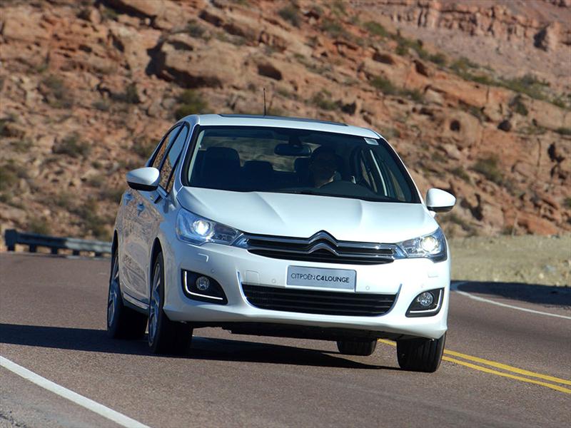 Manejamos el nuevo Citroën C4 Lounge