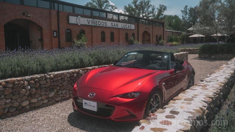 Mazda MX-5 vs Mazda MX-5 RF