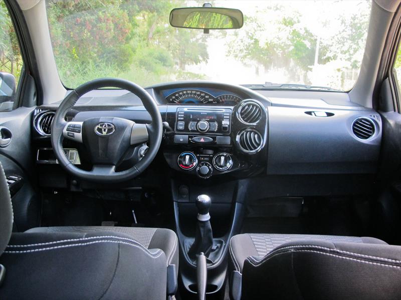 Prueba Toyota Etios Cross