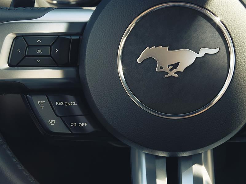 Ford Mustang 2015 se presenta en LA