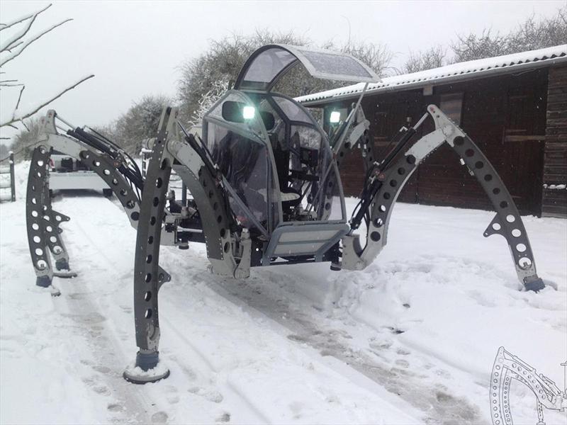 Mantis araña gigante robótica