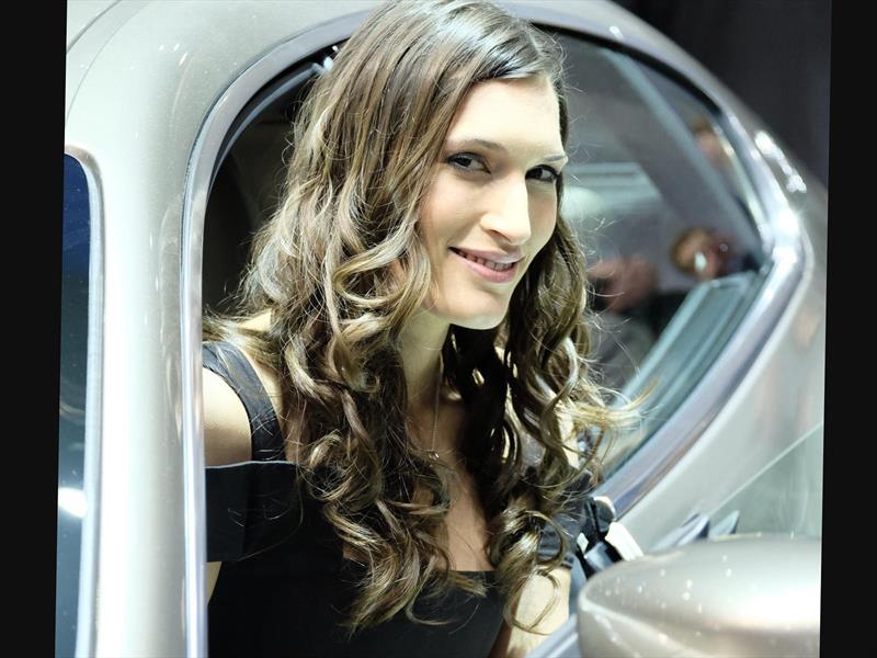 Las chicas del Salón de Ginebra 2014