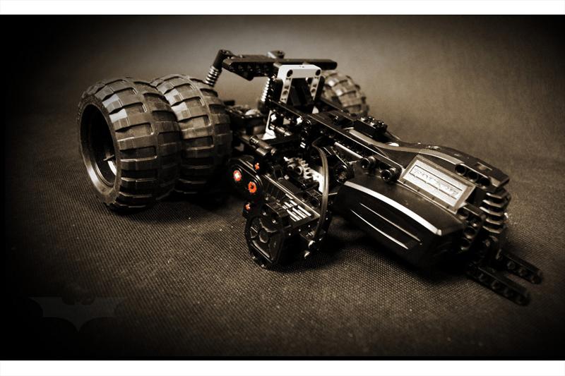 Batimóvil Tumbler de RC con piezas de LEGO