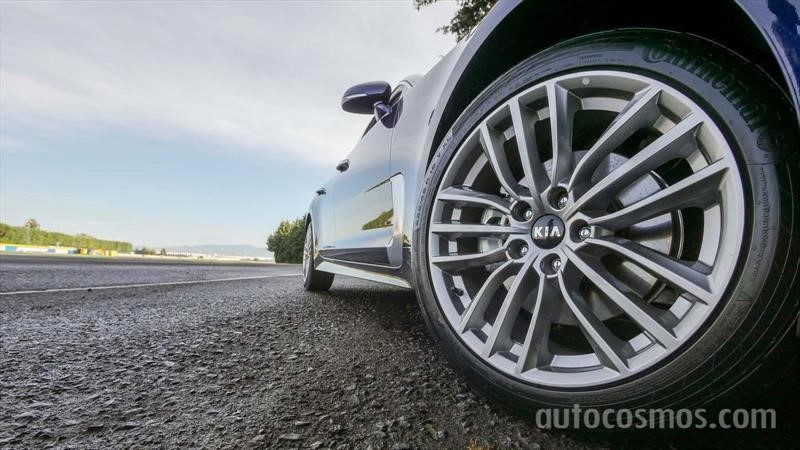 Kia Stinger vs Kia Stinger 2019