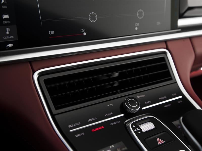 Porsche Panamera 4 E-Hybrid