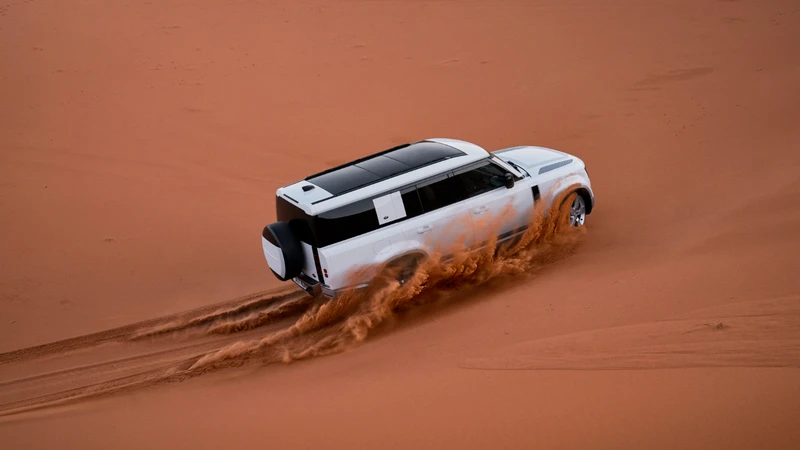 Land Rover Defender 130 2023