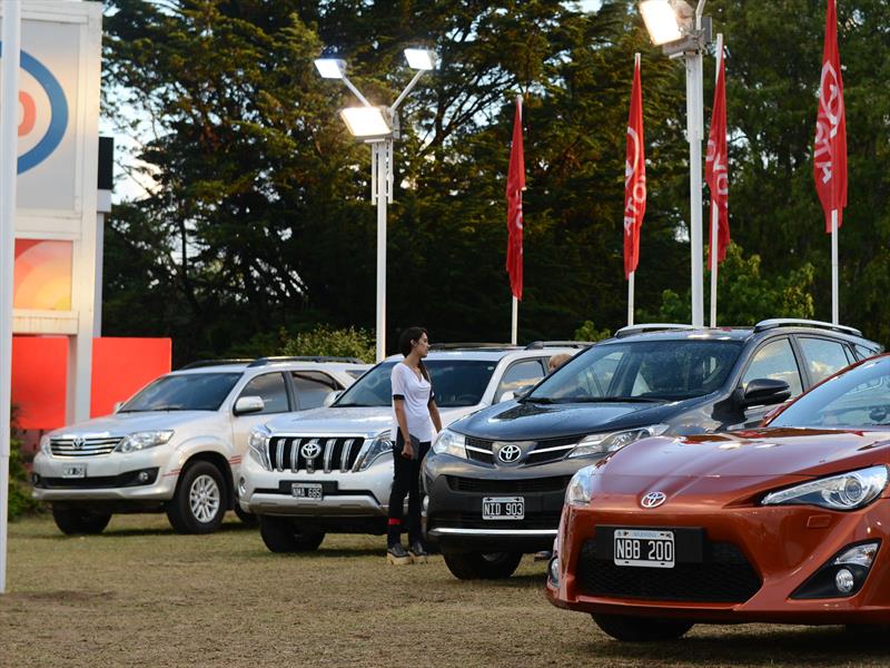 Clínica Toyota de manejo en los médanos