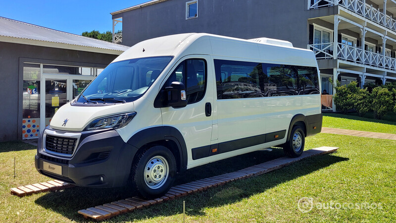 Peugeot Boxer y Citroën Jumper Minibus 17+1 lanzam