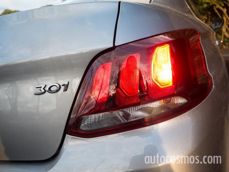 Peugeot 301 AT a prueba