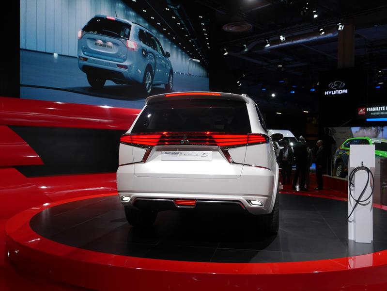 Mitsubishi Outlander PHEV Concept S