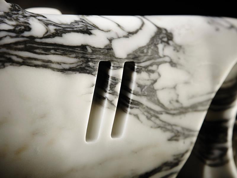 Una Ferrari 250 GTO hecha en mármol