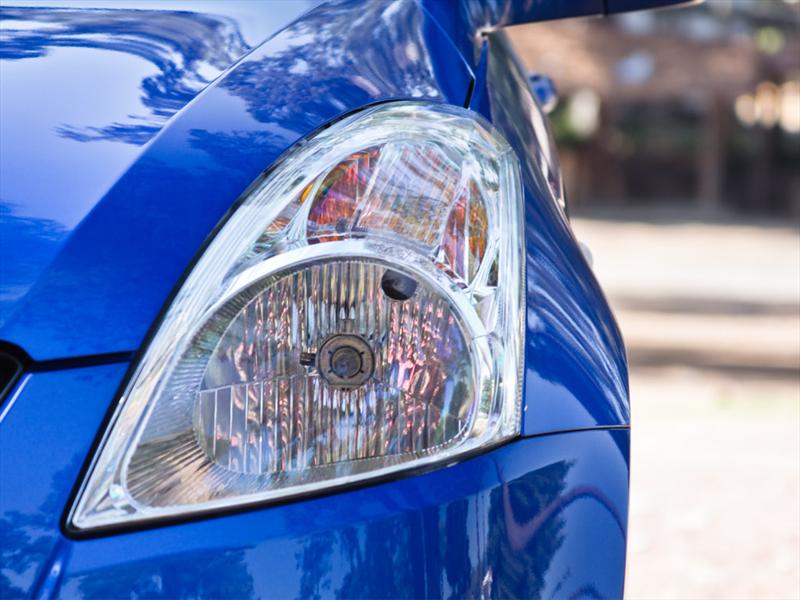 Suzuki Swift GLS Automático 2012