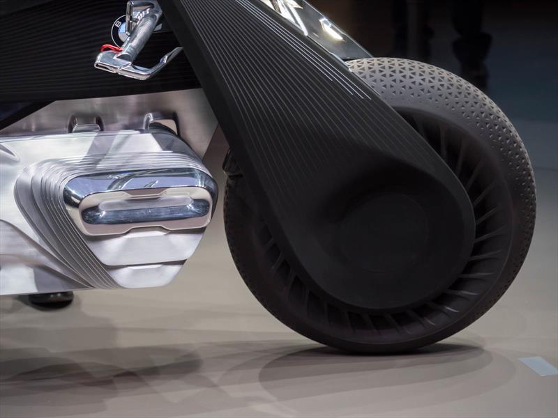 BMW Motorrad VISION NEXT 100 Concept