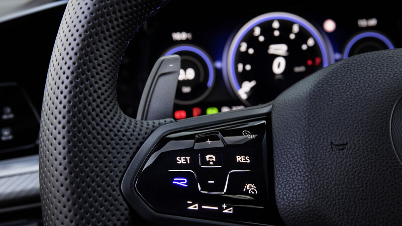 Volkswagen Golf R 2022 a prueba en la nieve