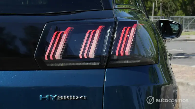 Test Peugeot 3008 Hybrid4
