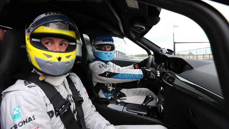 El Kun Aguero y Nico Rosberg, juntos en la pista