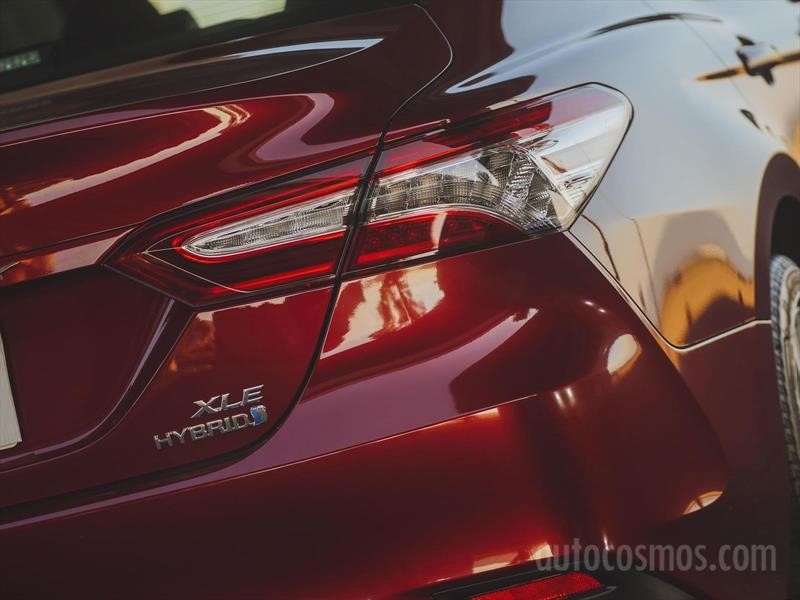 Toyota Camry Híbrido 2019