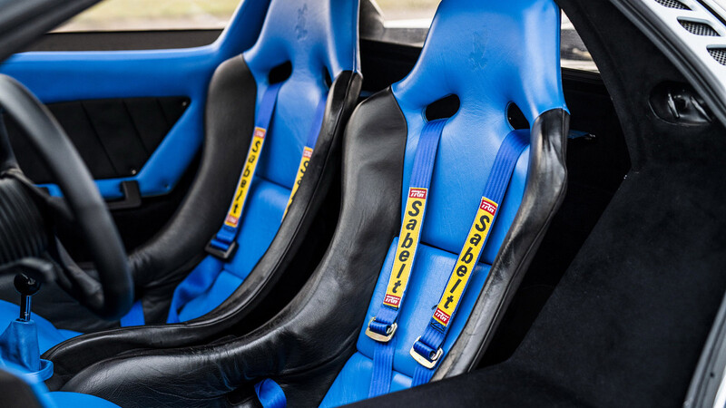 Isdera Commendatore 112i