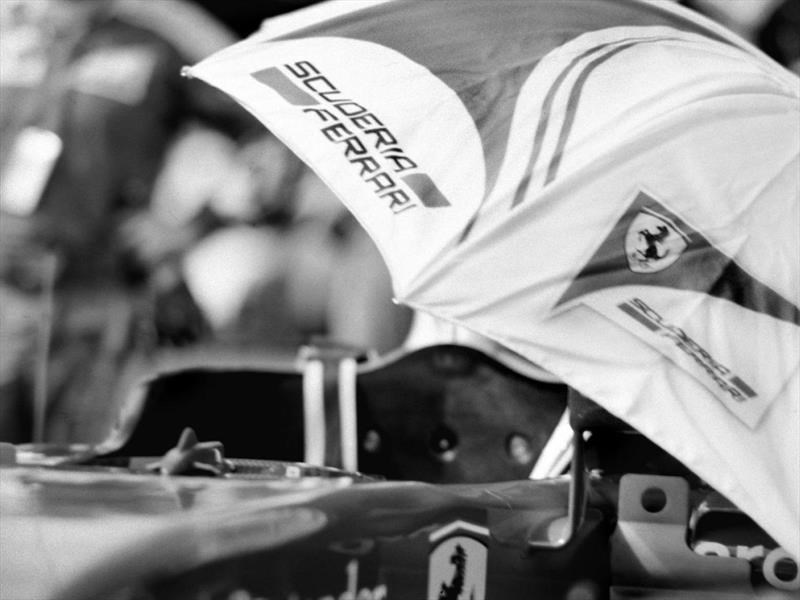 La F1 actual, con una cámara de 104 años