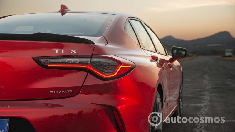 Acura  TLX Type S 2022 a prueba