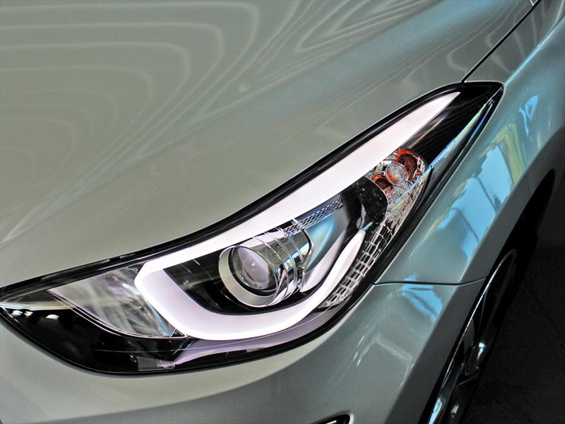 Hyundai New Elantra 2014. Lanzamiento en Chile