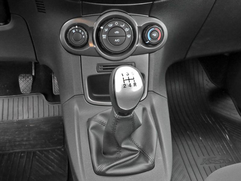 Ford Fiesta Kinetic hecho en Brasil a prueba