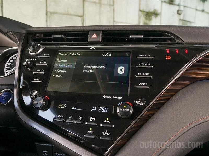 Toyota Camry Híbrido 2019