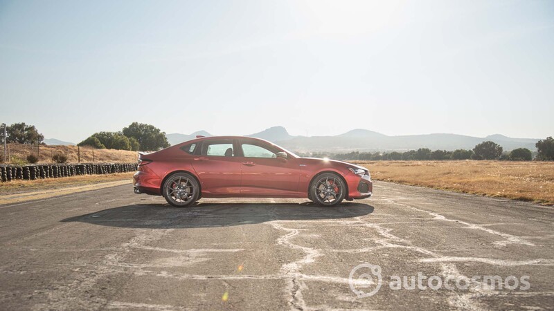 Acura  TLX Type S 2022 a prueba
