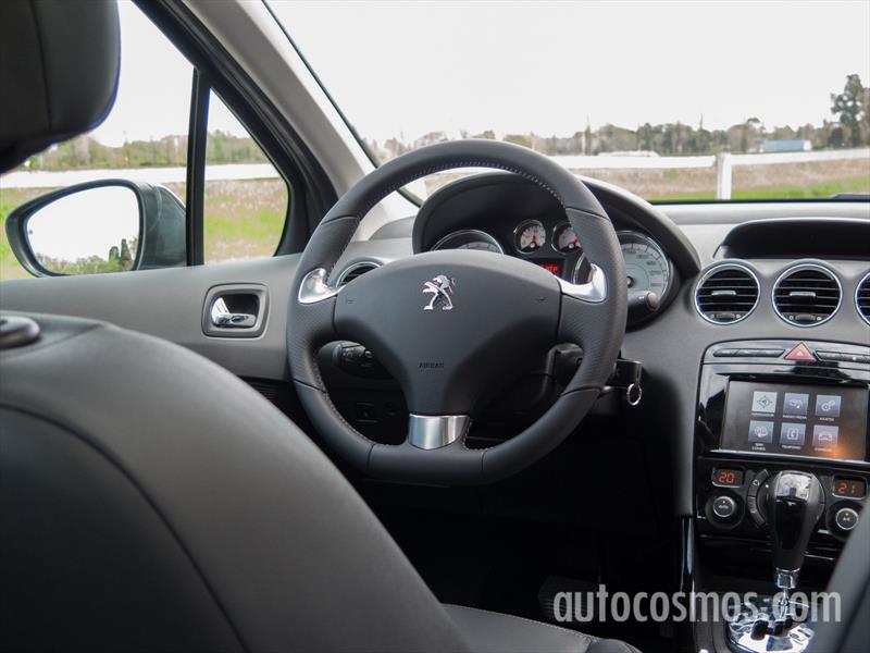 Peugeot 408 THP a prueba