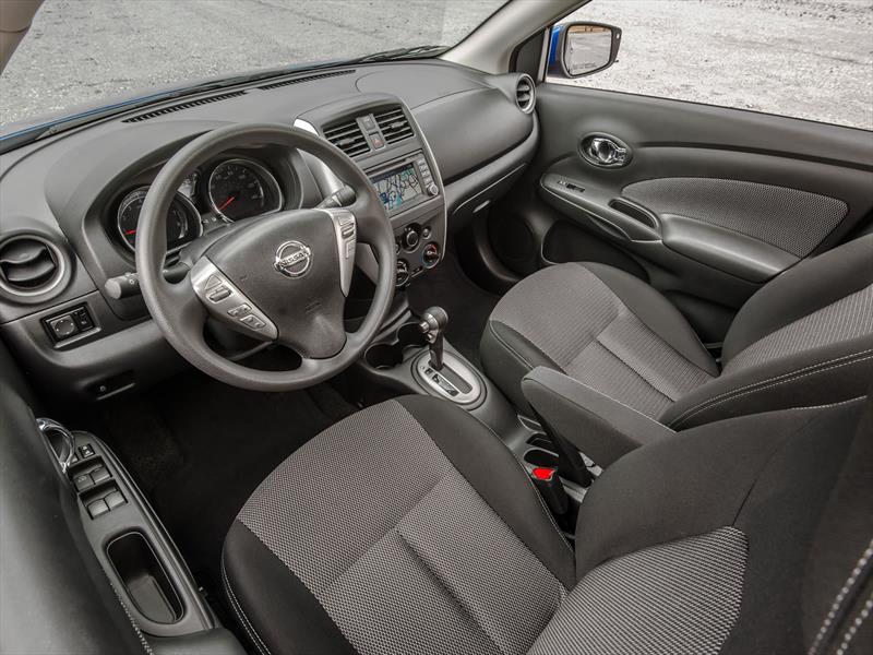 Nissan Versa 2015