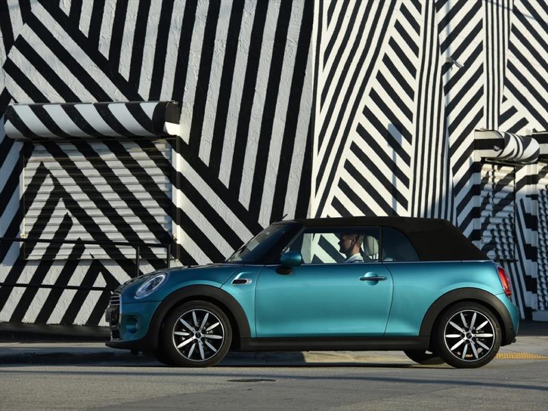 MINI Cooper Convertible 2016