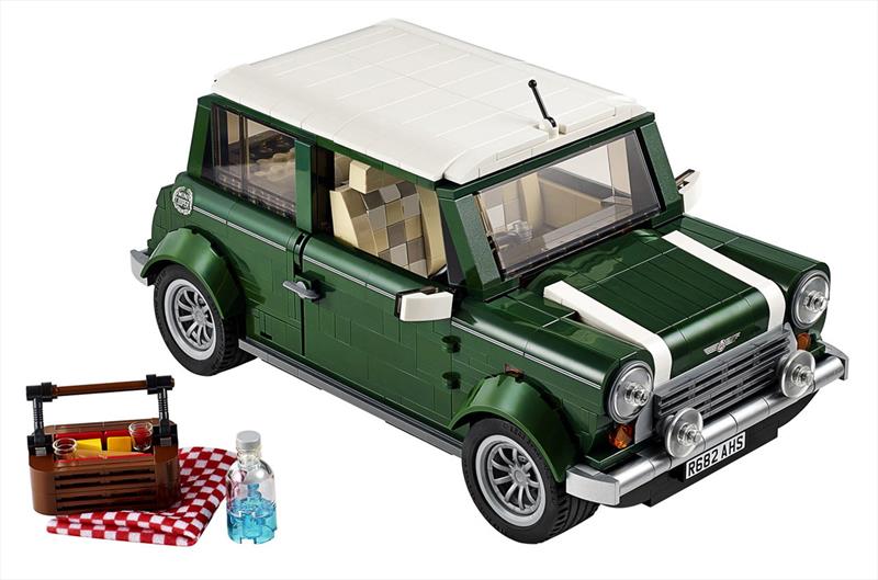 Mini Cooper creado por Lego