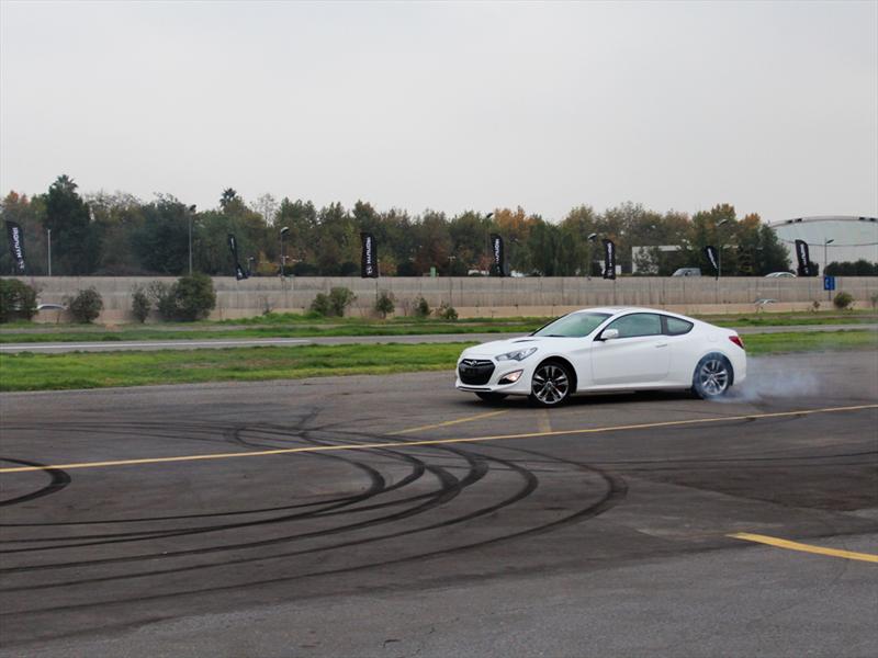 Hyundai Genesis Coupé 2012