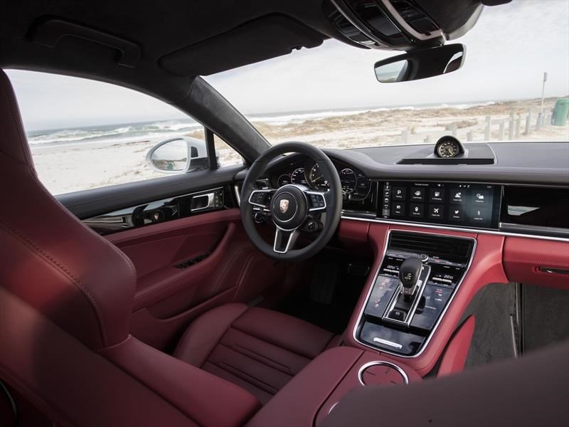 Porsche Panamera 4 E-Hybrid