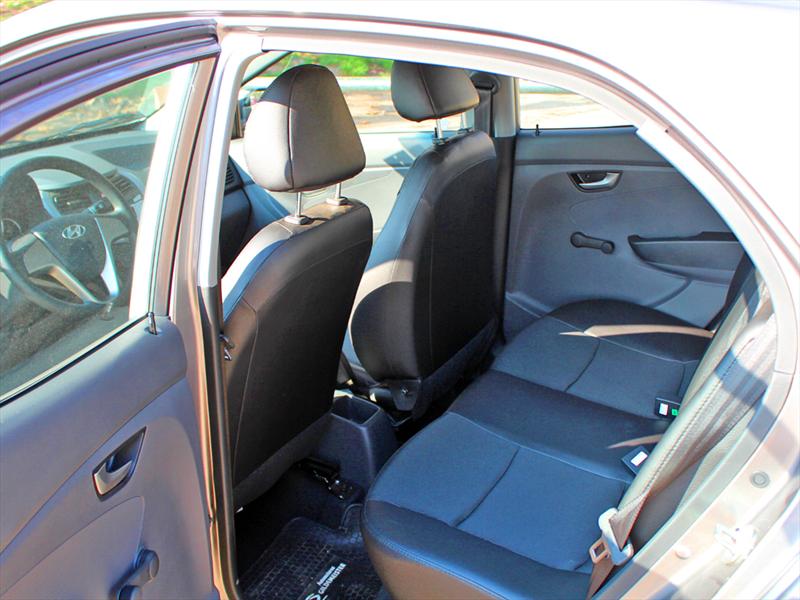 Hyundai EON 0,8L GLS Prueba de manejo