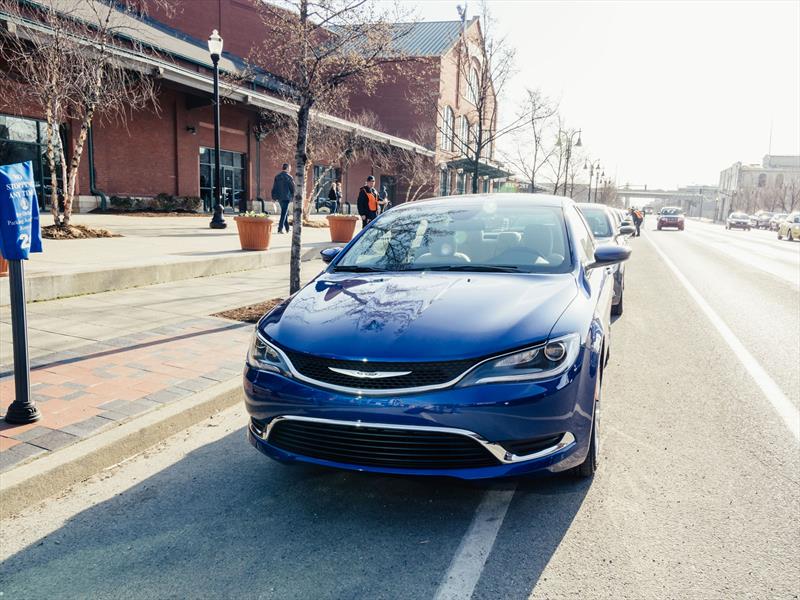 Chrysler 200 2015