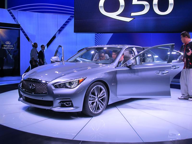 Infiniti Q50 2014 en vivo