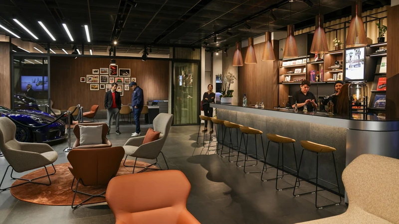 Porsche Studio La Roma