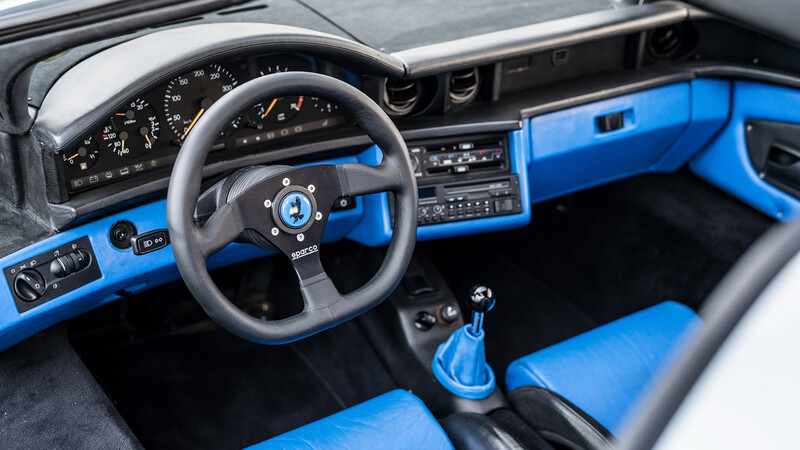 Isdera Commendatore 112i